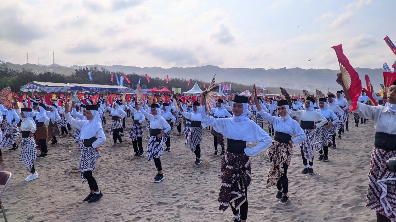 Tari Montro Di Bantul Pecahkan Rekor Muri Penyemangat Prajurit Sebelum