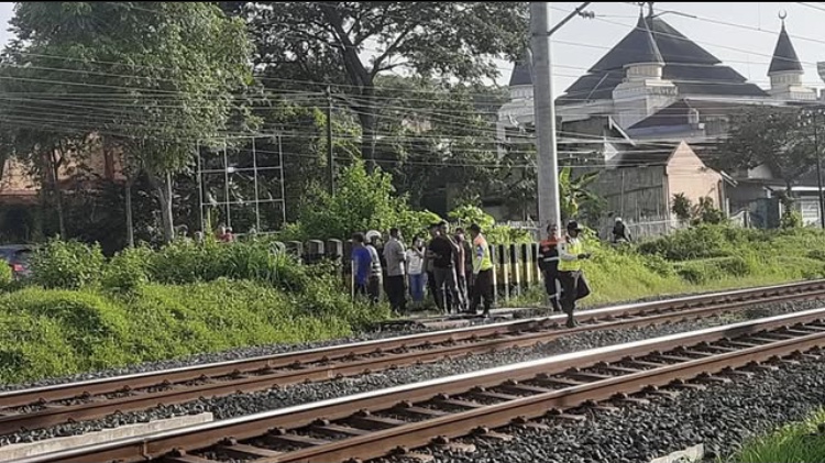 Seorang Lansia Tewas Tertabrak Kereta Api di Prambanan, Masinis Sempat Beri Peringatan