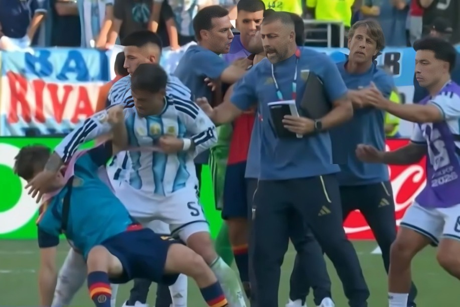 Ricuh Usai Final Piala Dunia 2026! Leandro Paredes Cekik Gavi, Argentina Mengamuk Setelah ...