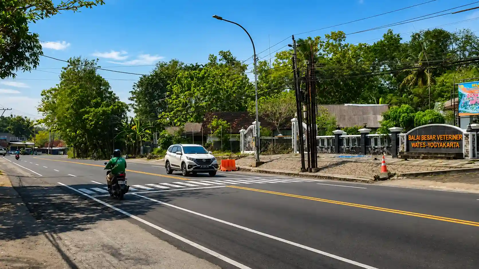 Satpam Jadi Korban Laka Lantas, Tertabrak Motor saat Bantu Pengendara Menyeberang