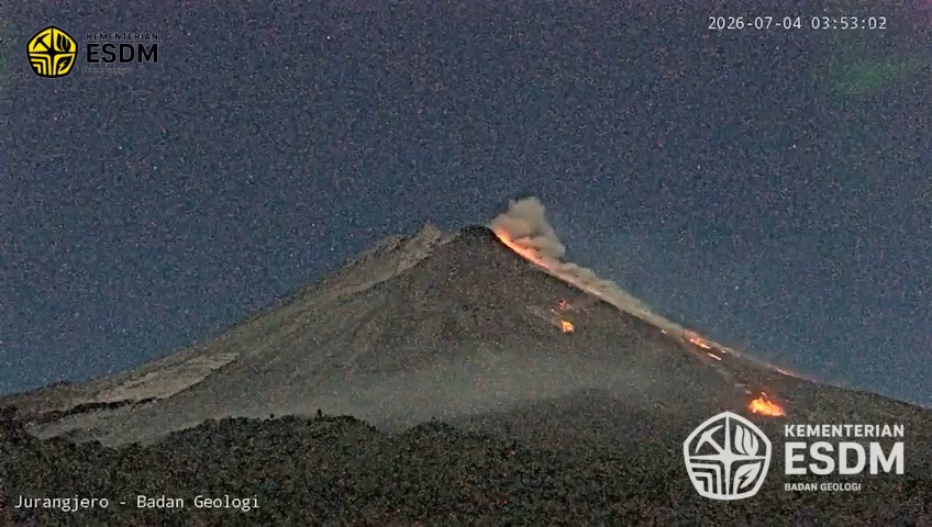 Aktivitas Gunung Merapi 12 Jam Terakhir: 3 Awan Panas Guguran, 15 Guguran Lava