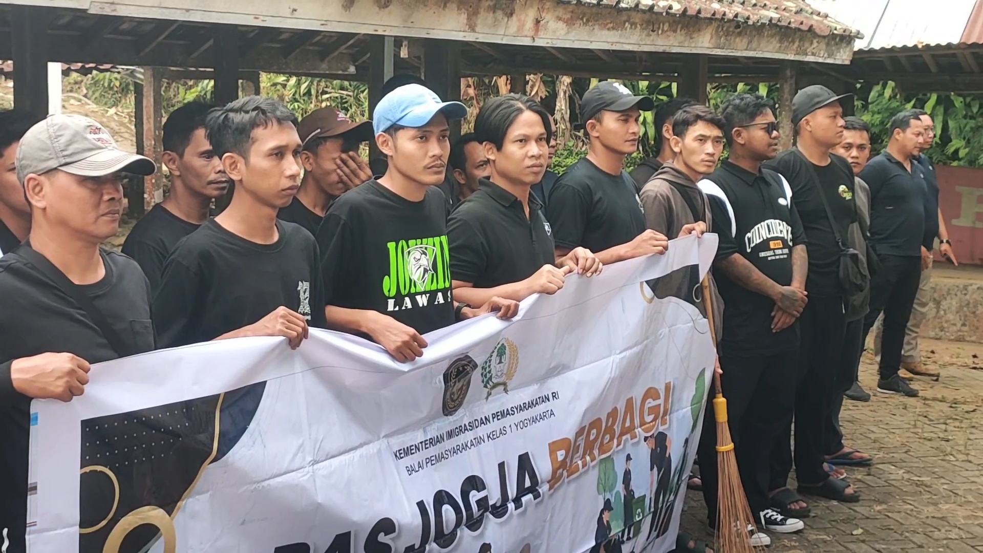 Mantan Narapidana di Kulon Progo Gelar Aksi Bersih Sampah, Buktikan Diri Kembali Berguna ...