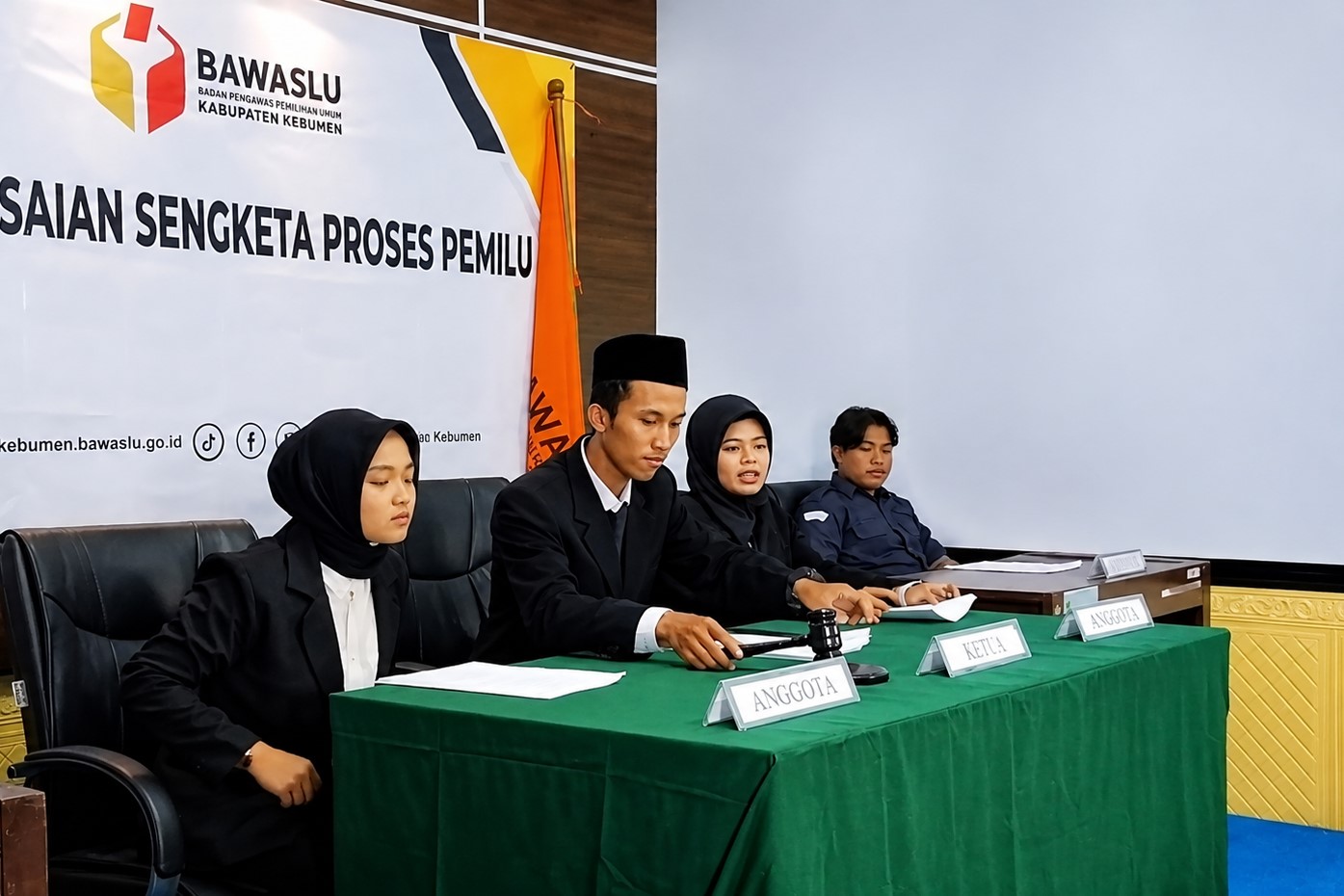 Bawaslu Kebumen Gelar Simulasi Penyelesaian Sengketa Pemilu Bersama Mahasiswa UPB