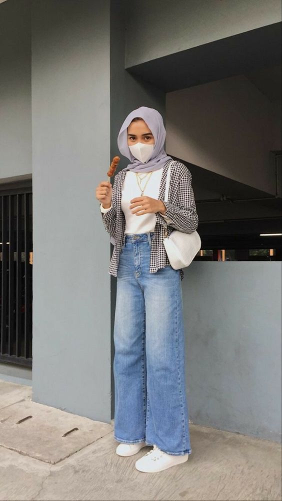 5 Rekomendasi Outfit Kece Menyambut Kuliah Tatap Muka