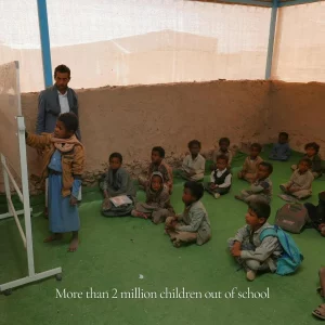 Angelina Jolie ke Yaman, Sekolah