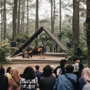 Rekomendasi tempat wisata yang cocok untuk tradisi munggahan di Bandung, Orchid forest cikole