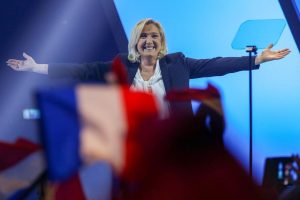 Le Pen dan Macron Bersaing Jadi Calon Presiden Prancis 2022