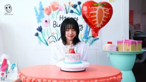 Chaeyoung rayakan ulang tahun