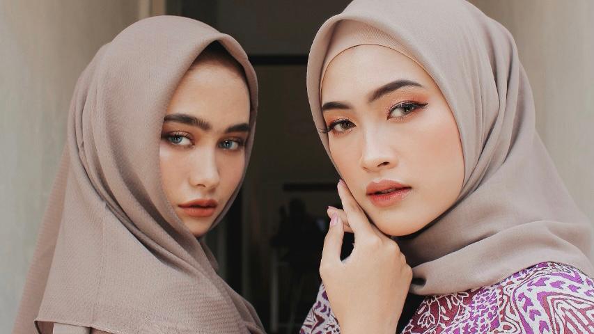 9 Tips Memilih Warna Hijab Agar Kulit Terlihat Lebih Cerah - Hariane.com