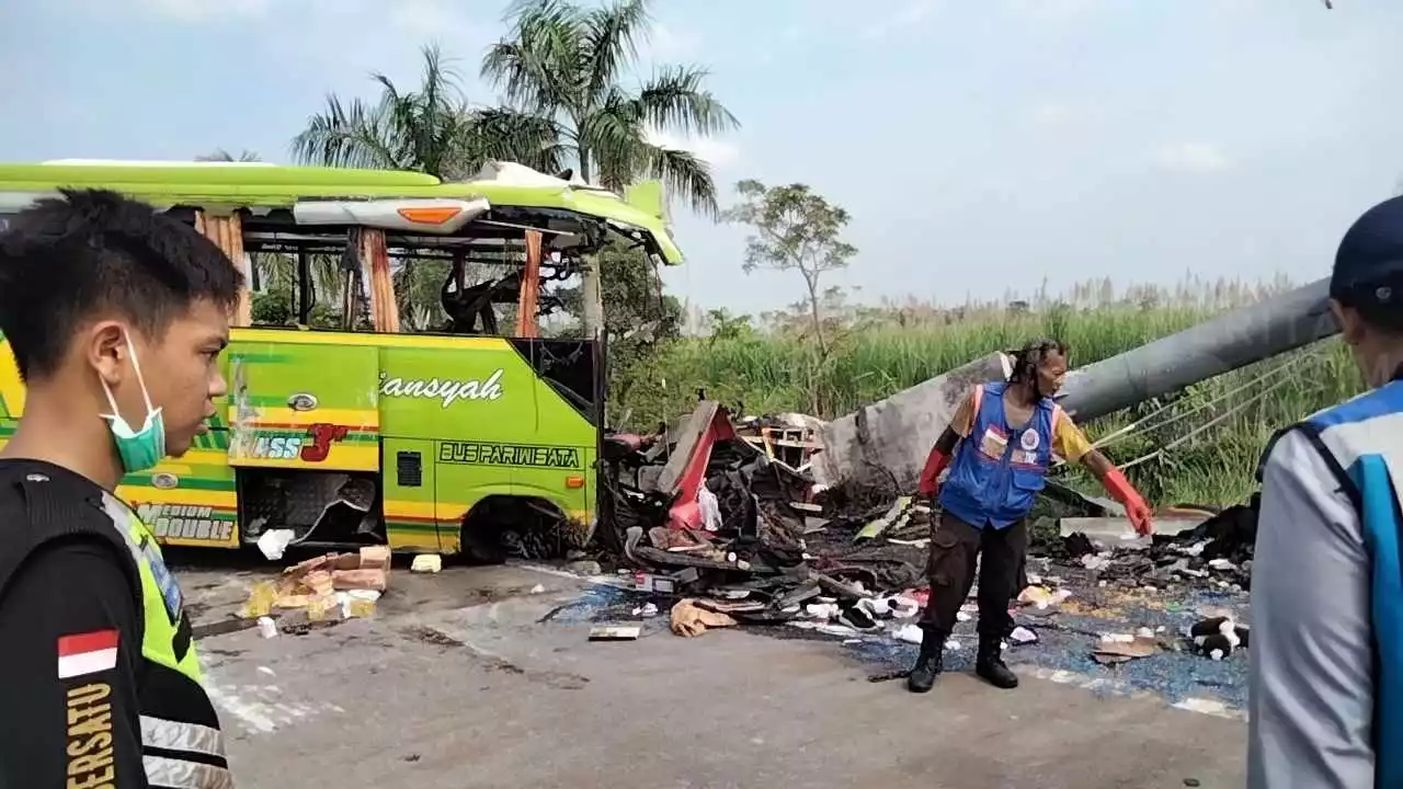 Penyelidikan Kasus Kecelakaan Maut Di Tol Surabaya - Mojokerto Yang ...