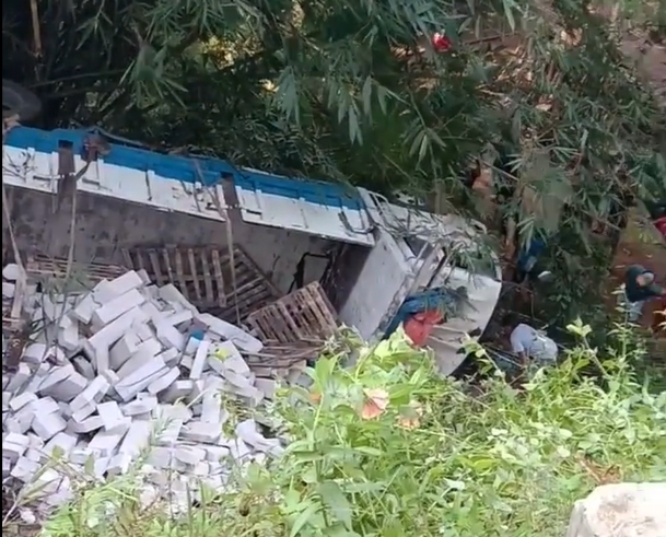 kecelakaan Truk di Winong Banjarnegara