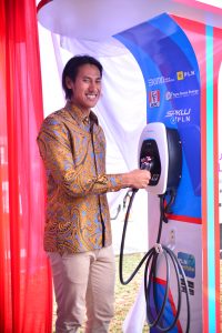 PT Fast Food Indonesia Tbk Resmian PLTS dan SPKLU