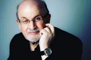 Respon Iran Terkait Penikaman Salman Rushdie