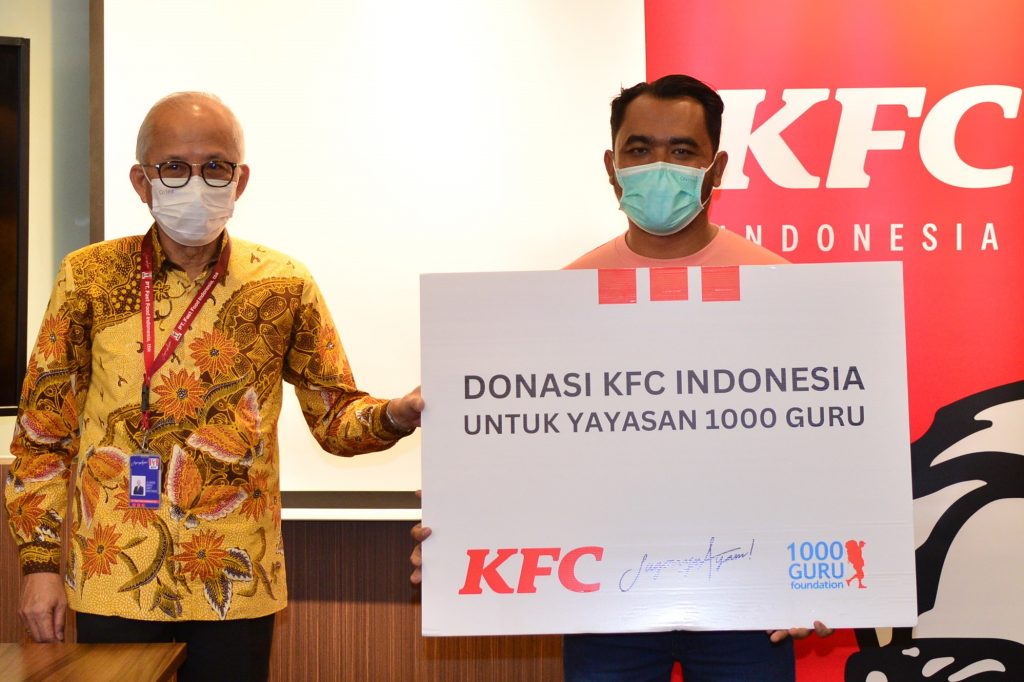 KFC Indonesia Serahkan Donasi ke Yayasan 1000 Guru