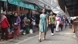 Fashion Show di Pasar