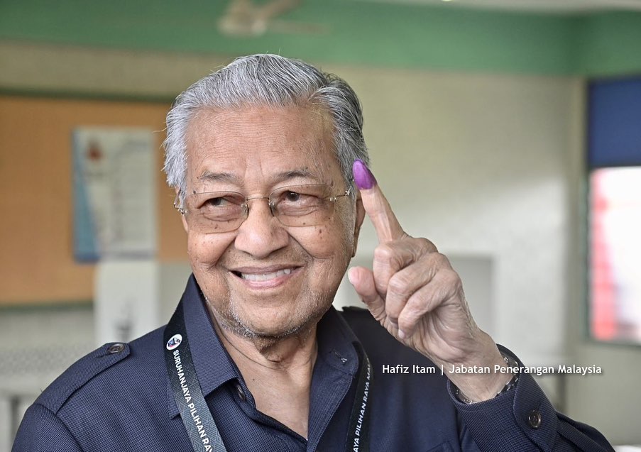Mahathir Mohamad kalah telak dalam Pemilu