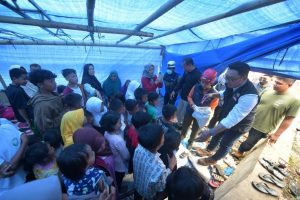 Ridwan Kamil Hibur Anak-anak Terdampak Gempa Cianjur