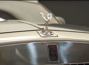 Logo elegan Merk Mobil Rolls Royce Phantom
