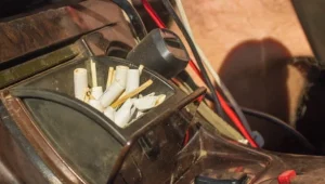Cara Hilangkan Bau Rokok di Dalam Mobil