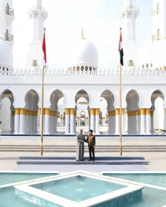 fakta menarik Masjid Raya Sheikh Zayed Solo 