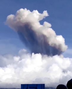 Detik-detik erupsi Gunung Kerinci