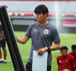Shin Tae-yong dalam pemusatan pelatihan timnas Indonesia