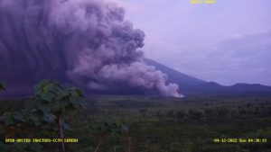 erupsi gunung semeru