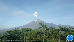 gunung kerinci erupsi