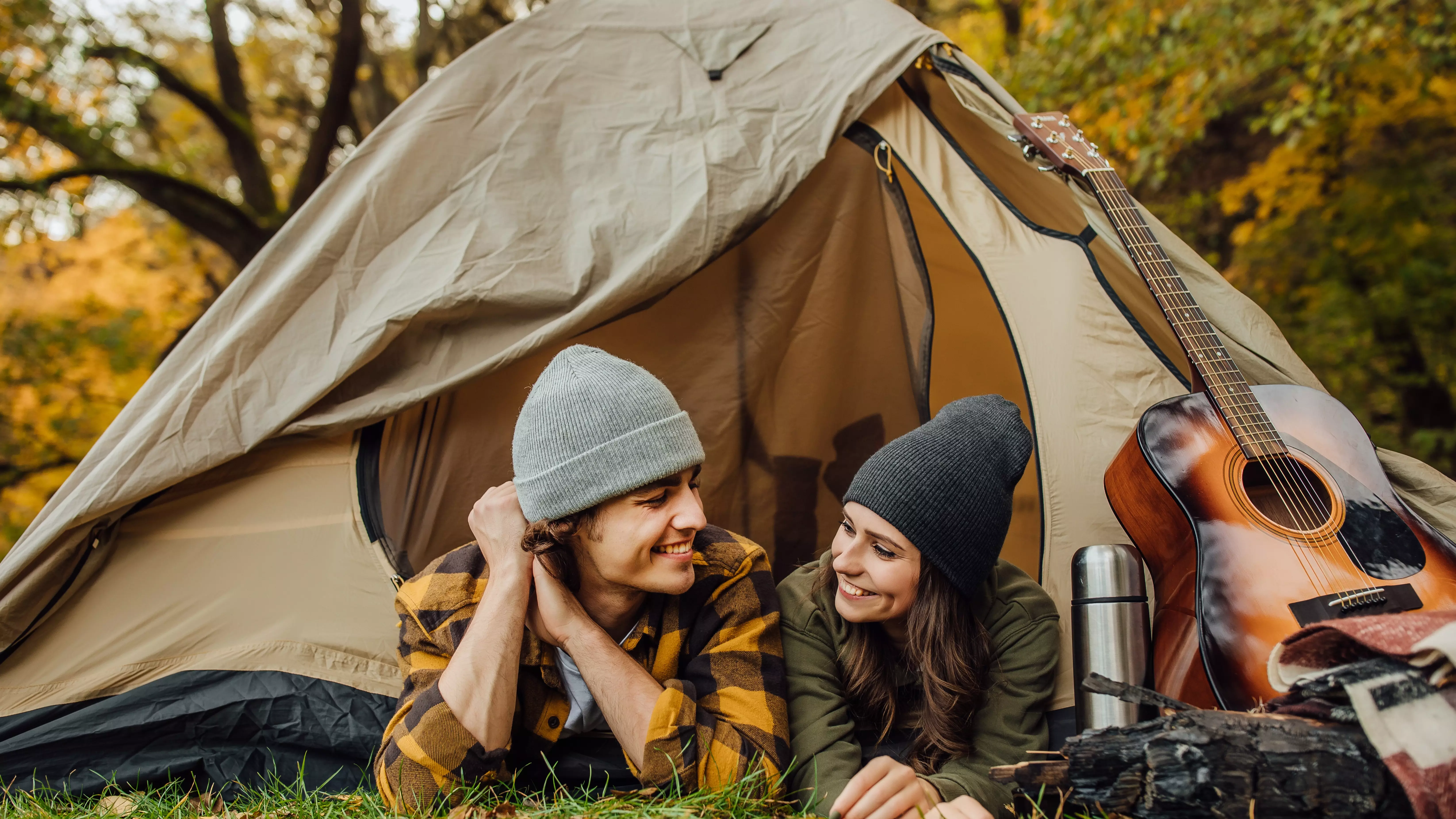 4 Tips Camping Untuk Pemula: Perlengkapan Berkemah Hingga Cara Memilih ...