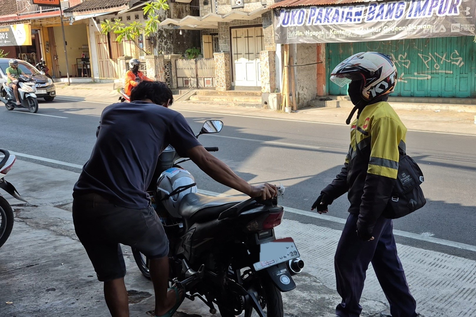Pendapatan Tak Pasti, Ojol Keluhkan Harga Oli dan Sparepart yang Melambung