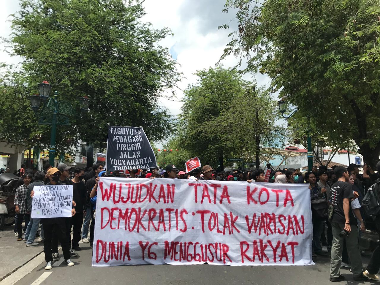 Ratusan Personel Kepolisian Dikerahkan untuk Amankan Aksi Demo Jogja Memanggil