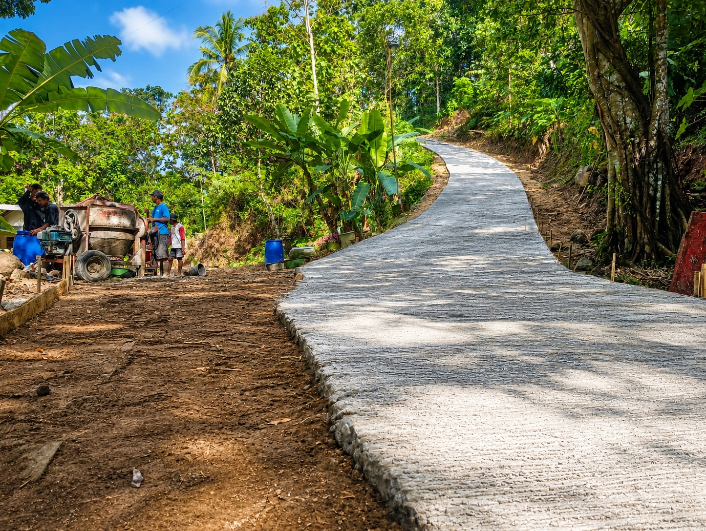 Janji Kampanye Jadi Kenyataan, Warga Pagutan Gotong Royong Bangun Jalan Cor Beton yang ...