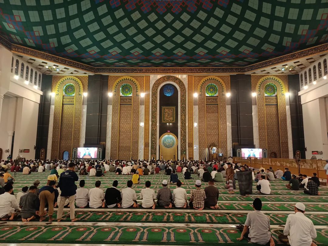 Lokasi Qiyamul Lail Di Masjid Al Akbar Surabaya Ada Tiga Klaster Yang
