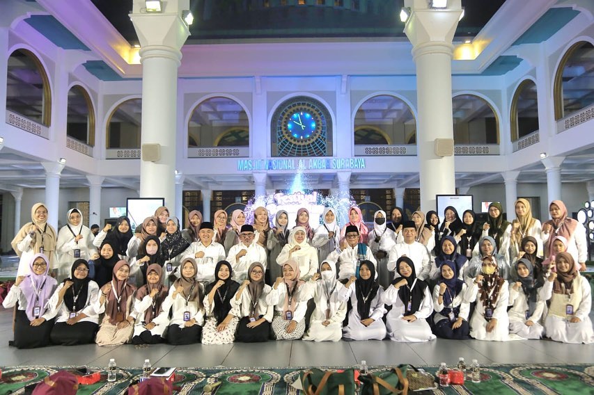 Qiyamul Lail di Masjid Al Akbar Surabaya