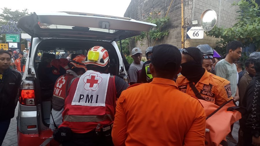 kecelakaan di Jalan Kalianak Surabaya