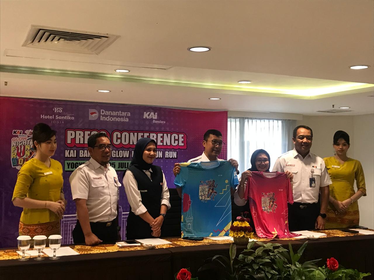 Event Lari KAI Bandara Glow Night Fun Run 90’s Ungkit Perekonomian Jogja Lewat ...