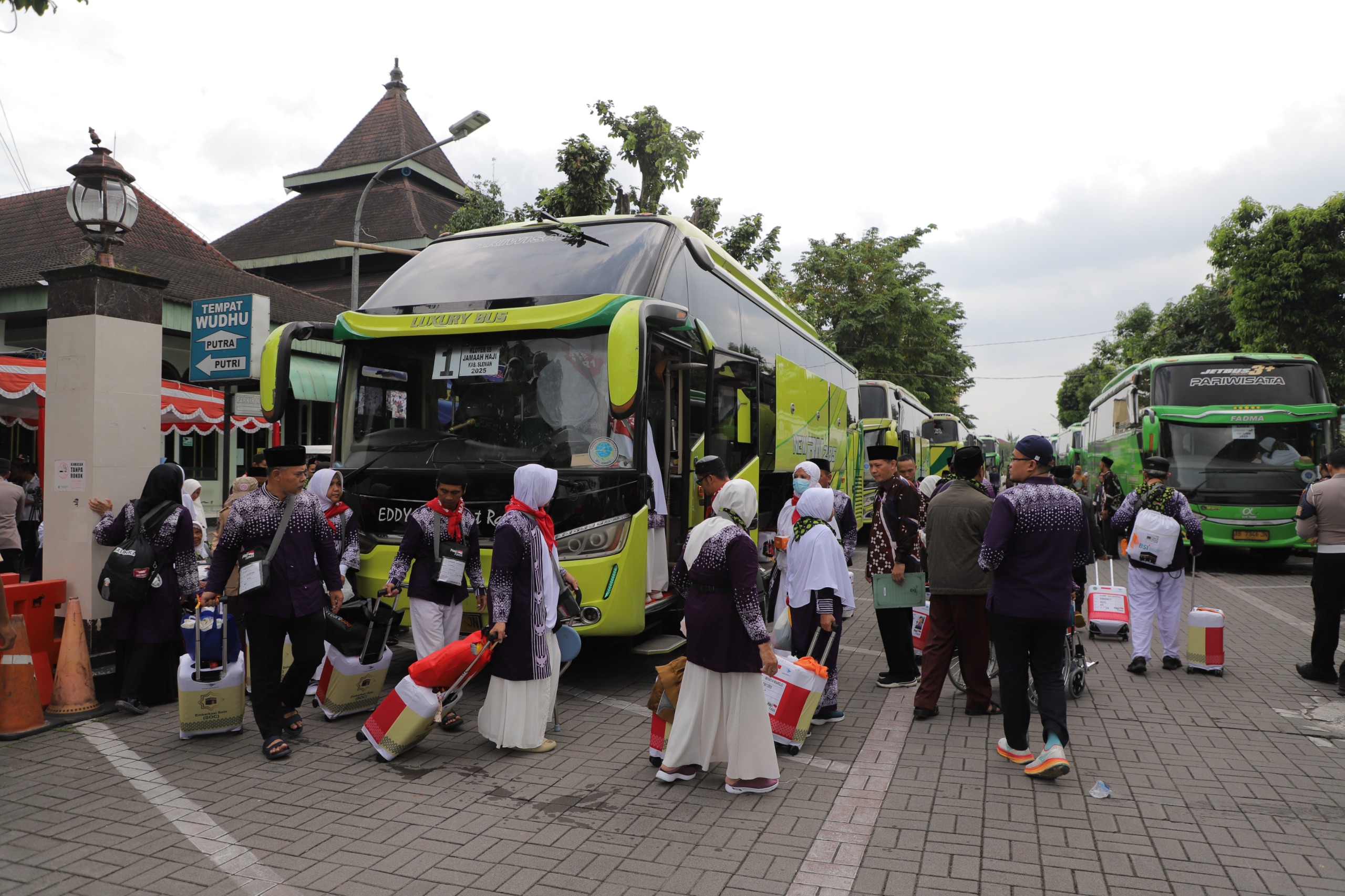Ratusan Calon Haji Asal Sleman dari 2 Kloter Diberangkatkan Hari Ini