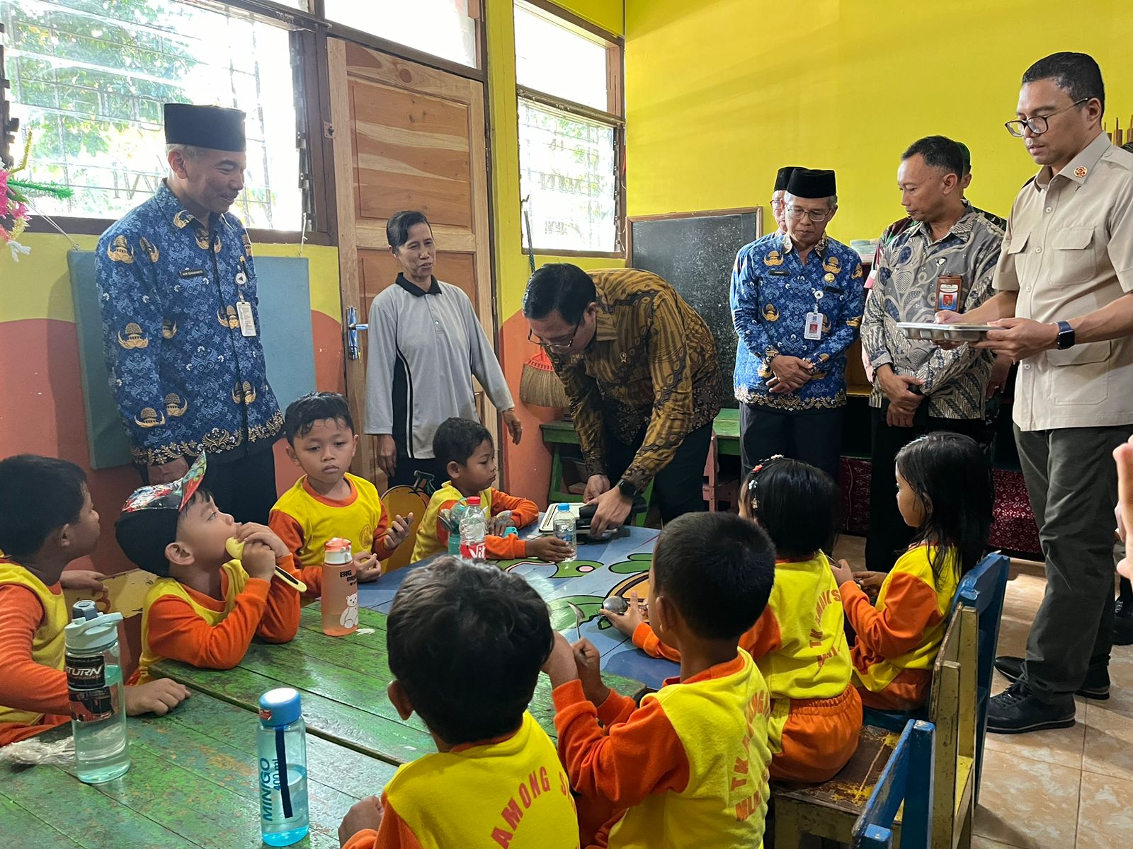 Hasan Nasbi Sebut Gelombang Kedua Makan Bergizi Gratis Sistemnya Membaik