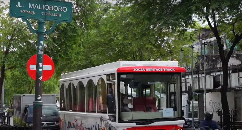 cara naik bus Jogja Heritage Track