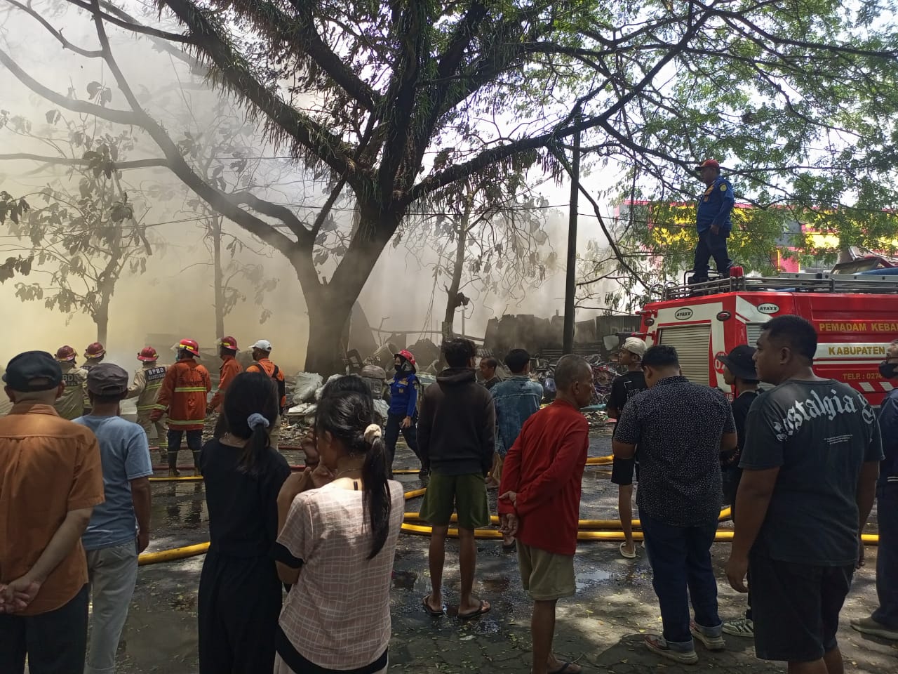 Masih Dipadamkan! Kebakaran di Kasihan Bantul Melalap Gudang Rosok