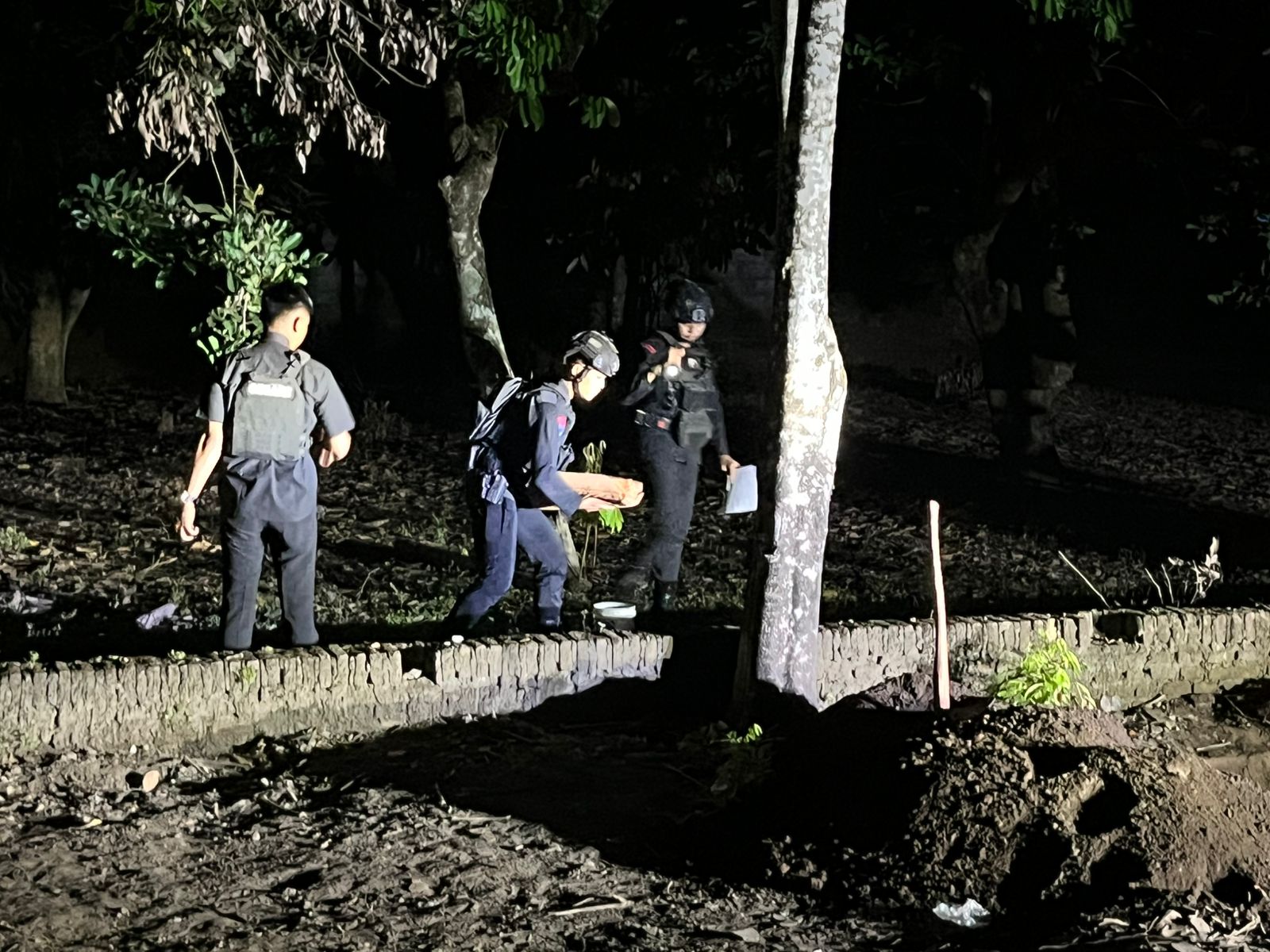 Warga Banguntapan Bantul Digegerkan Penemuan Benda Mirip Geranat saat Kerja Bakti