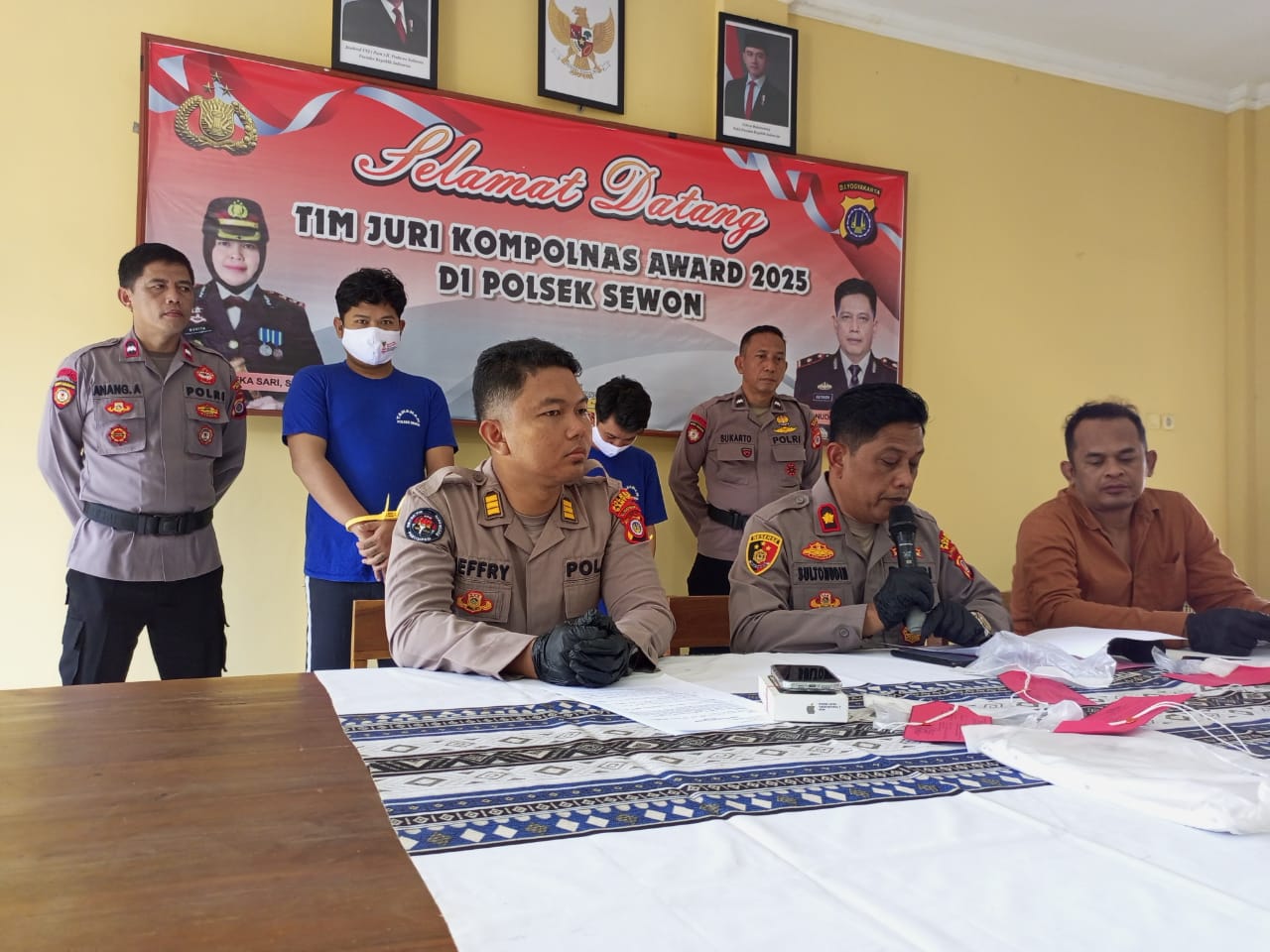 ‎Polisi Tangkap Sindikat Pencuri iPhone di Sewon Bantul, Modus Beli Barang COD