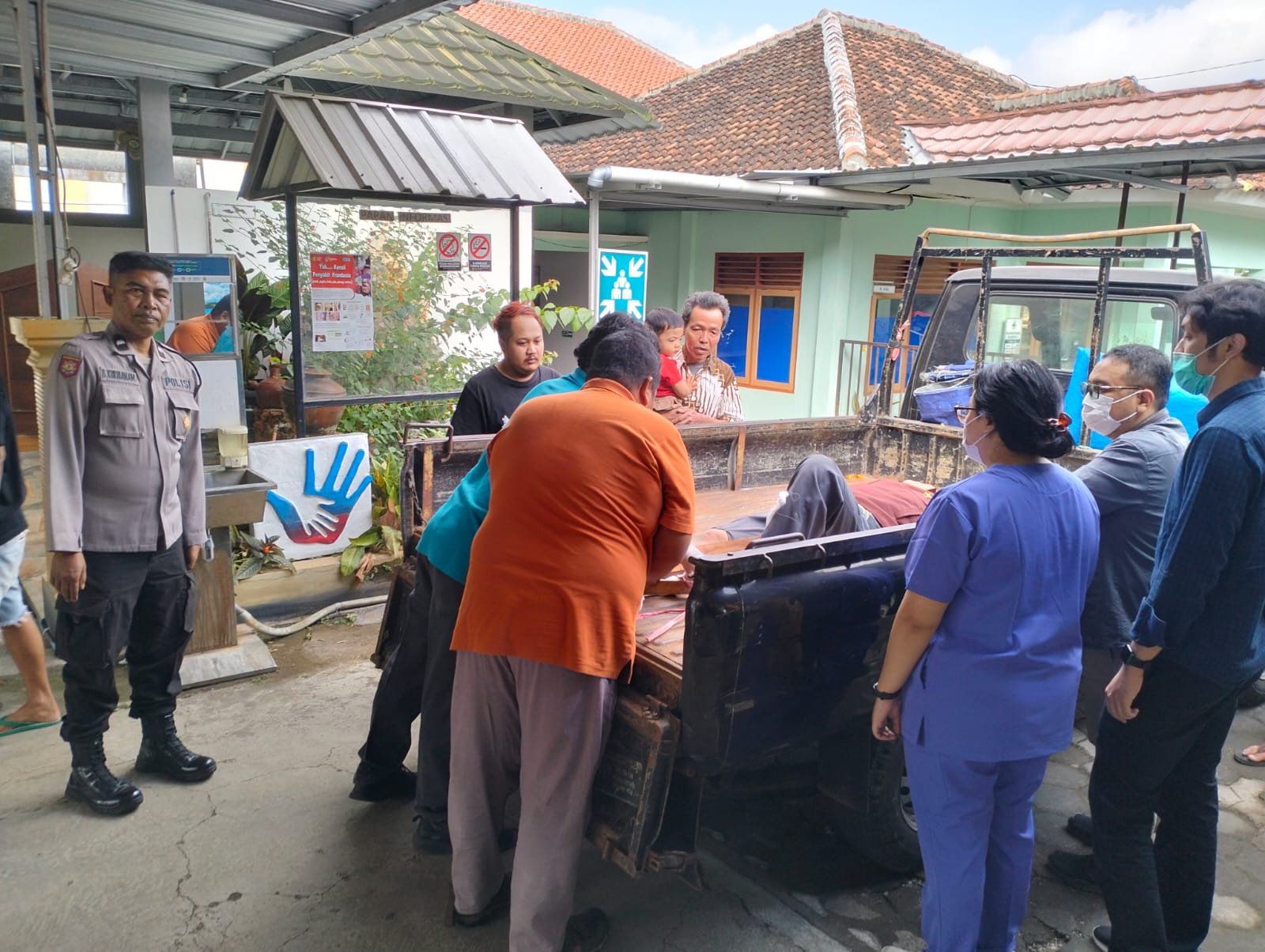 Kecelakaan di Dlingo Bantul, Pemotor Patah Tulang Tabrak Truk Ekspedisi Pos Indonesia