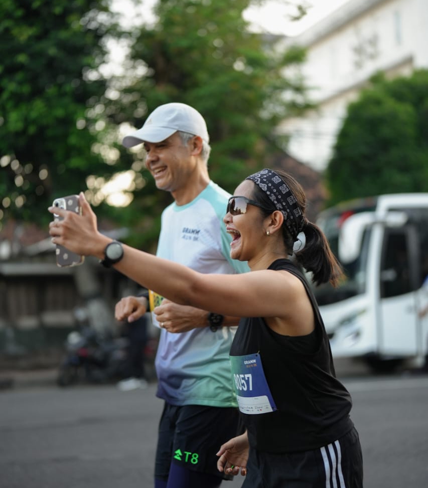 ‎Ada Ganjar Pranowo, Ratusan Pelari Meriahkan Fun Run 8K di Jogja