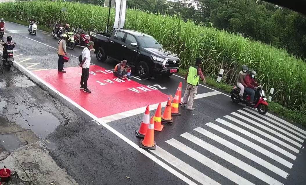 Kurangi Angka Kecelakaan, Dishub Bantul Tambah Marka Zona Selamat Sekolah