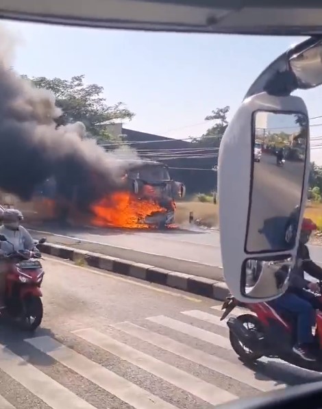 Bus Terbakar di Sanggung Sawit Boyolali 13 Agustus 2023, Diduga  Karena Listrik Korslet