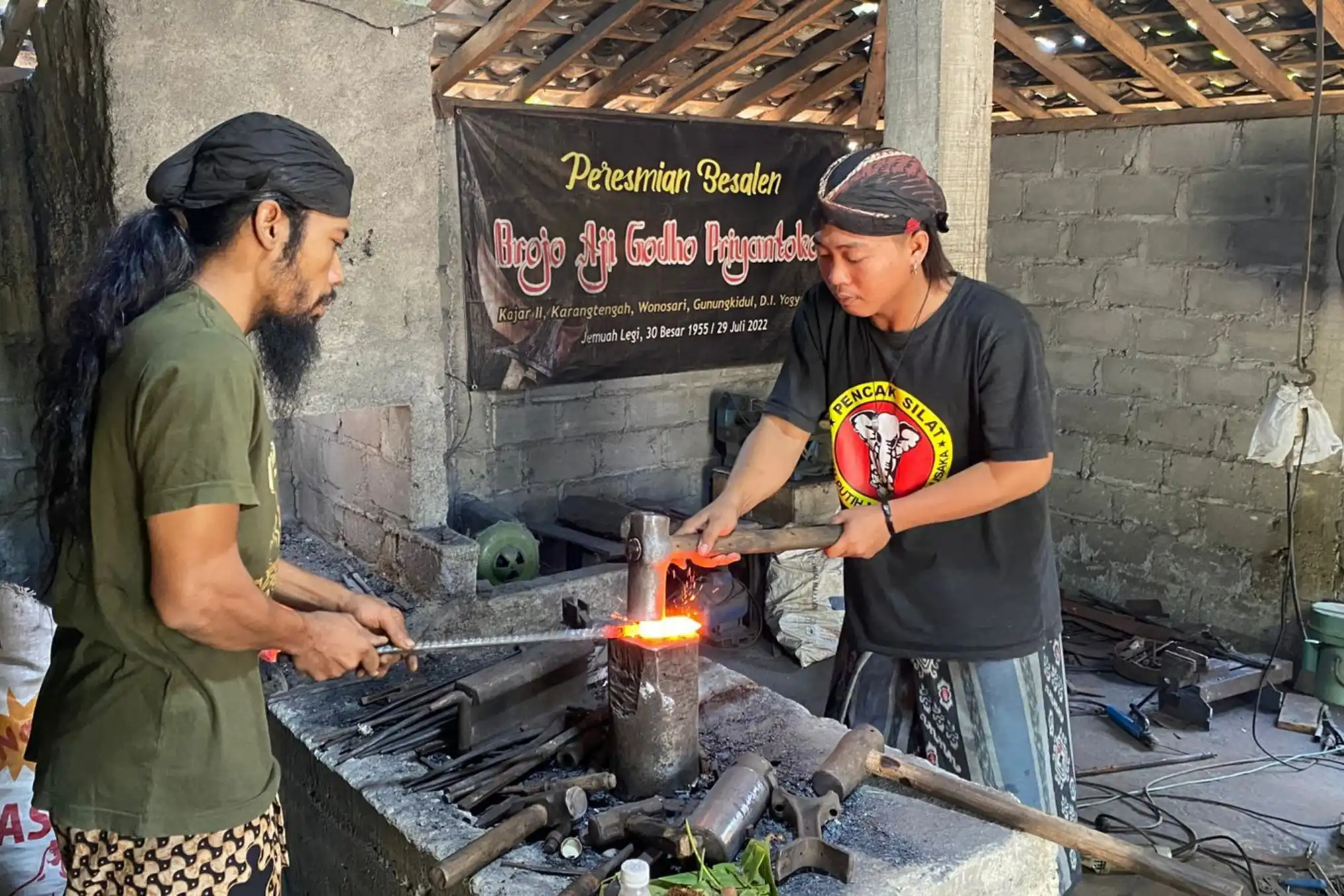 Cerita Mpu Godho Priyantoko Penjaga Warisan Budaya Kerajinan Keris Gunungkidul