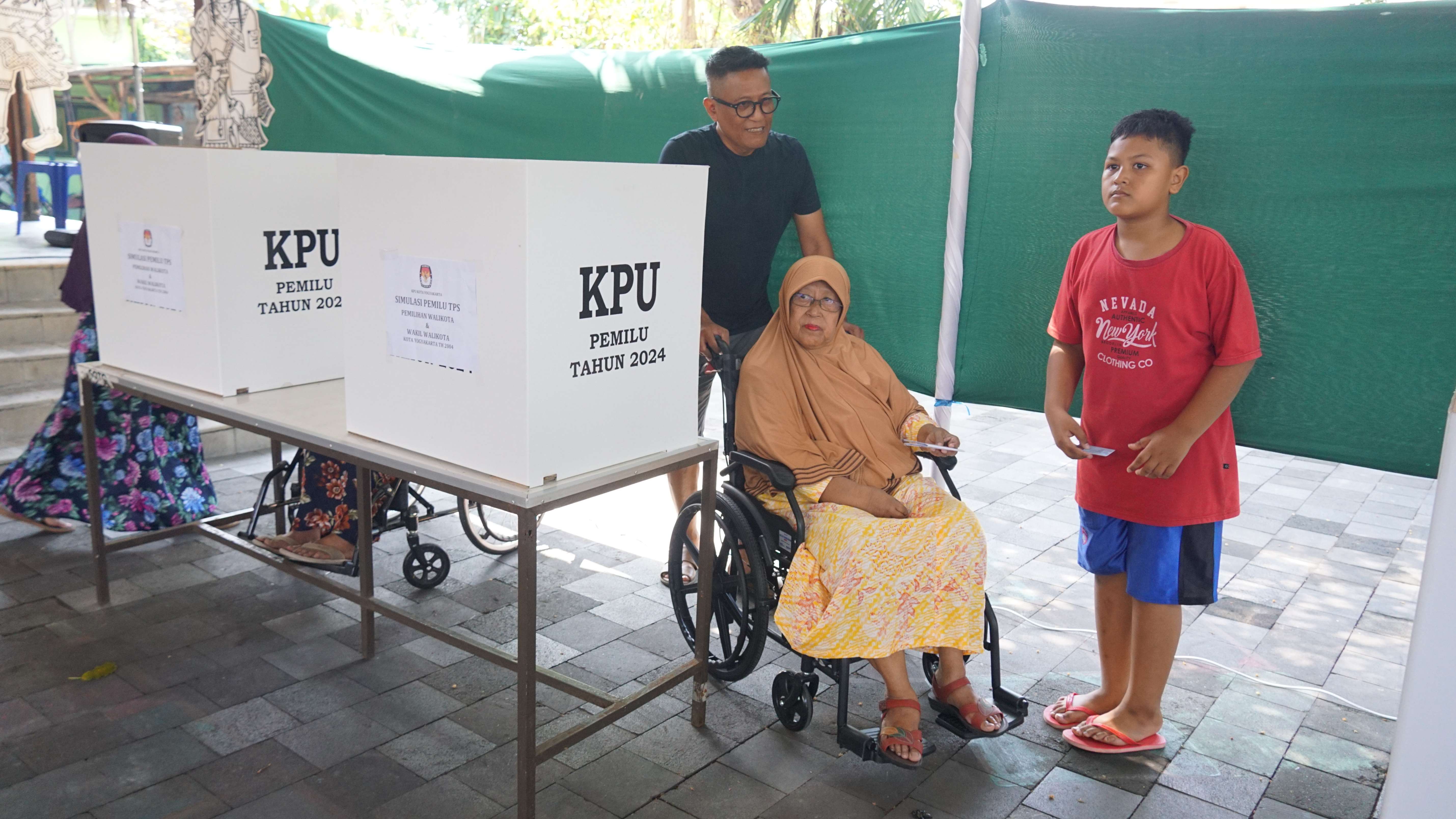 Beri Gambaran Warga Soal Pemungutan Suara Pilkada, KPU Kota Yogya Adakan Simulasi