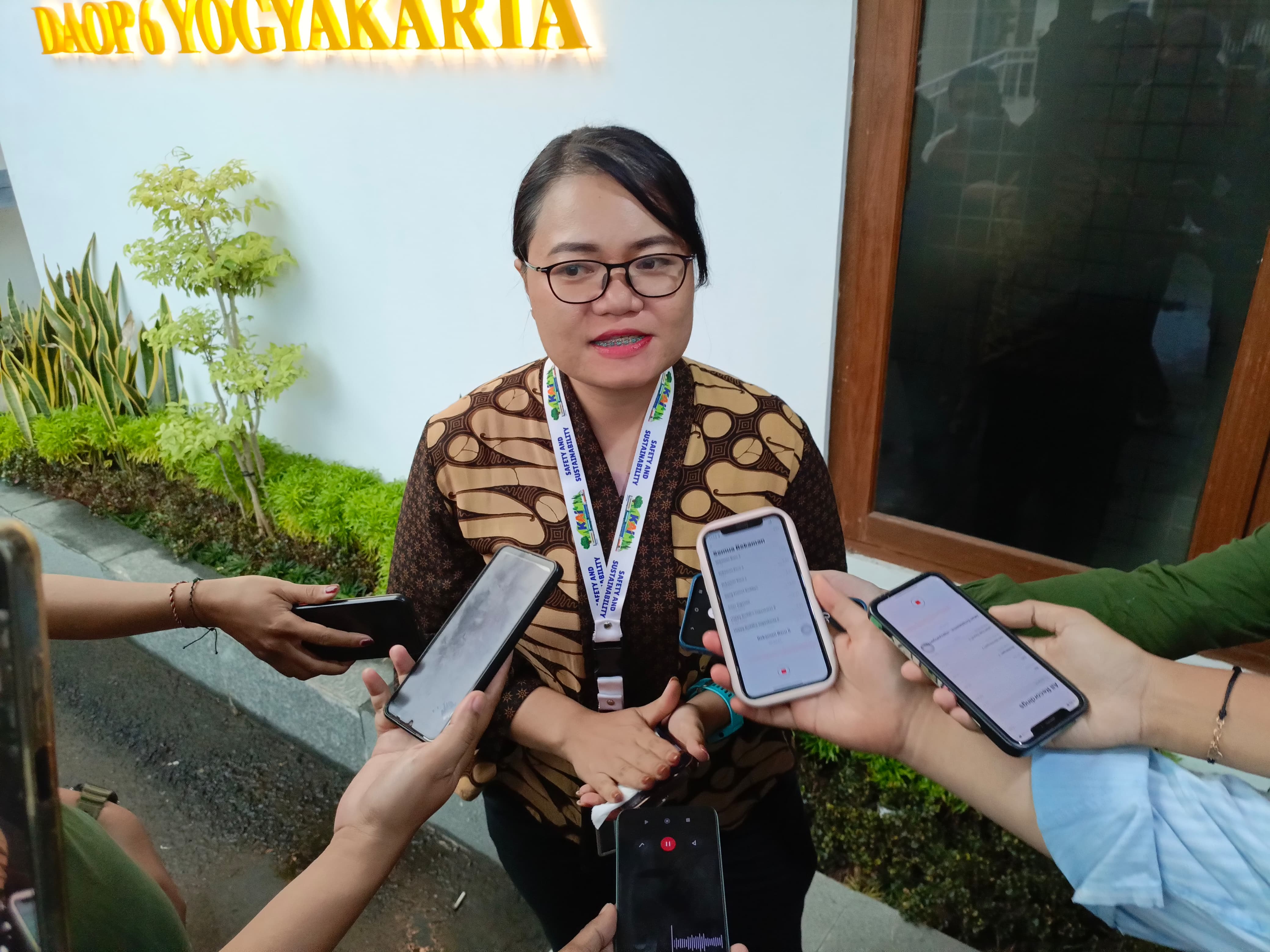 Sebabkan Kaca KA Sancaka Pecah Hingga Lukai Penumpang, KAI Daop 6 Yogykarta Telusuri ...