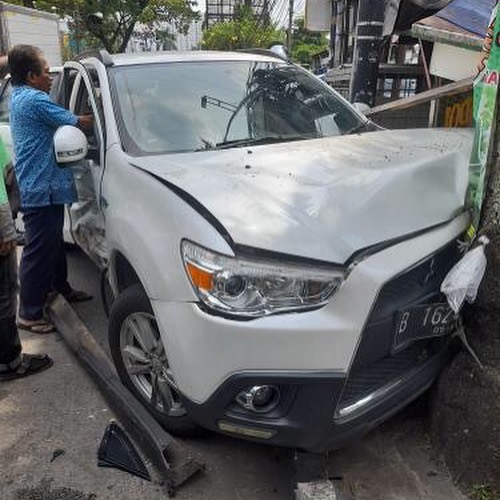 Kecelakaan di Cinere hari ini